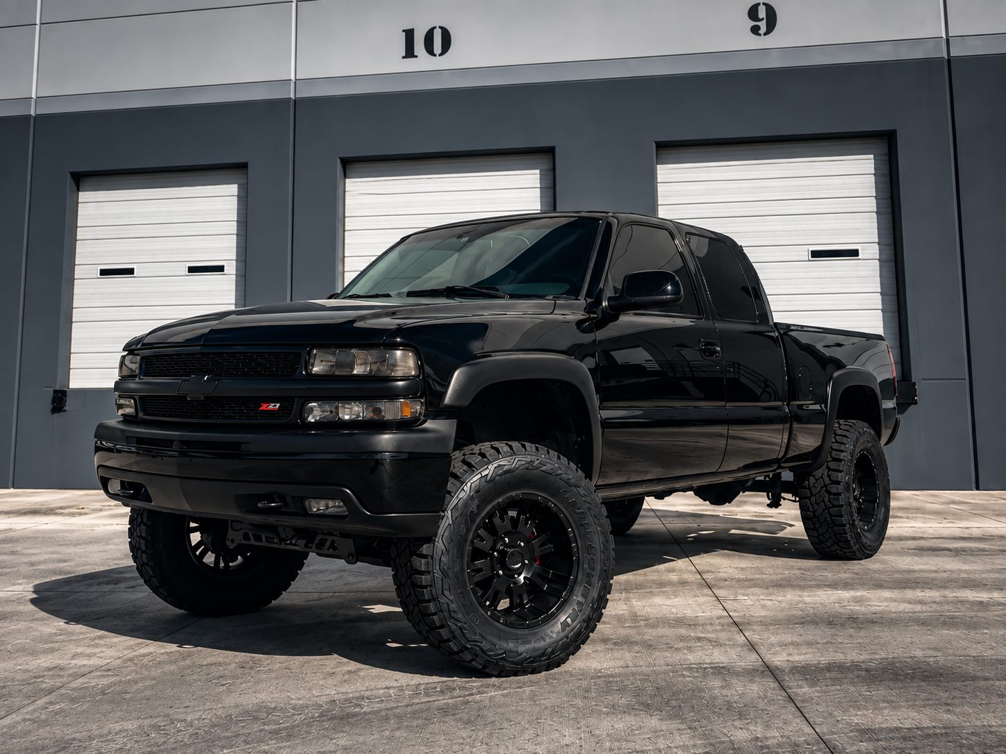 The Custom Shop Authentic Project Black Truck